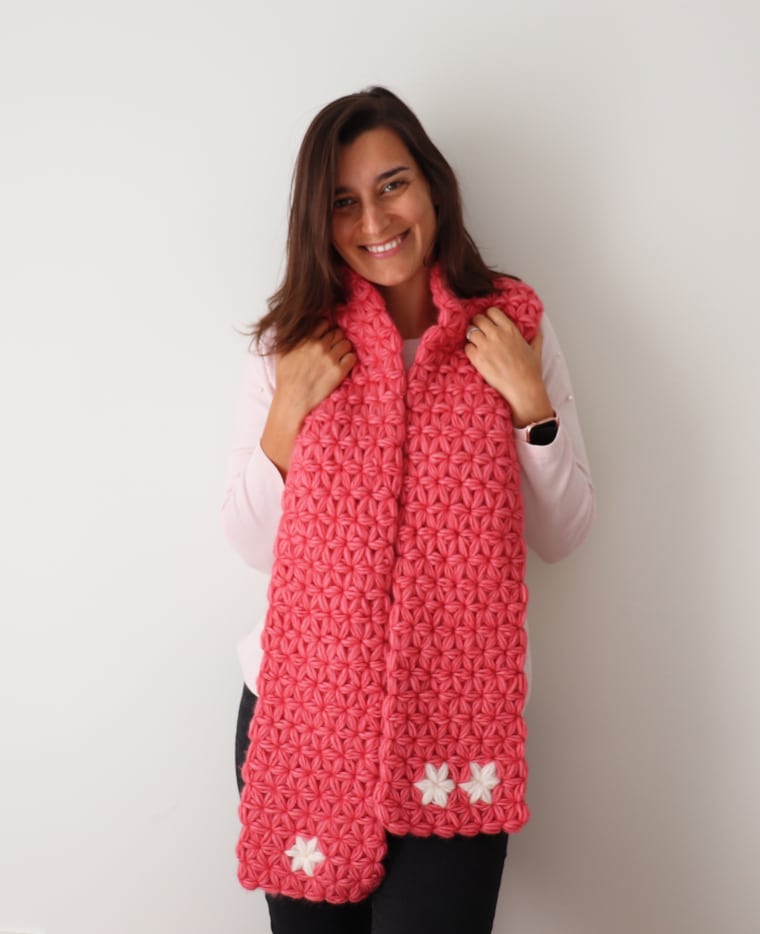 The Jasmine Scarf seen from the front.