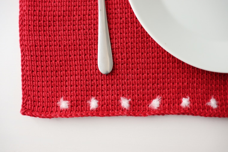 Detail of the white border on the Christmas Placemat